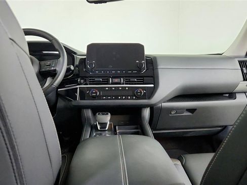 Used 2025 Nissan Pathfinder SL FWD image 20