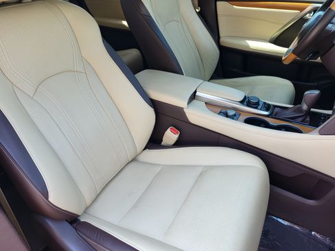 Used 2016 Lexus RX 350 AWD w/ Premium Package image 11