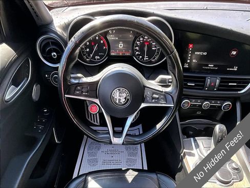 Used 2018 Alfa Romeo Giulia Ti w/ Quick Order Package 22X Lusso AWD/4WD image 5