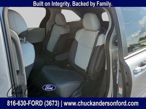 Used 2023 Toyota Sienna XSE w/ XSE Plus Package image 23