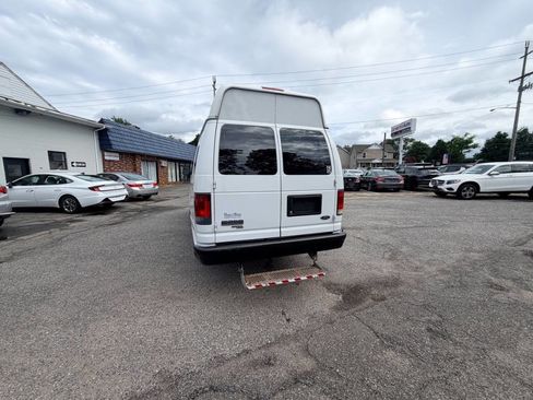Used 2014 Ford E-250 and Econoline 250 Extended w/ Power Group RWD image 59