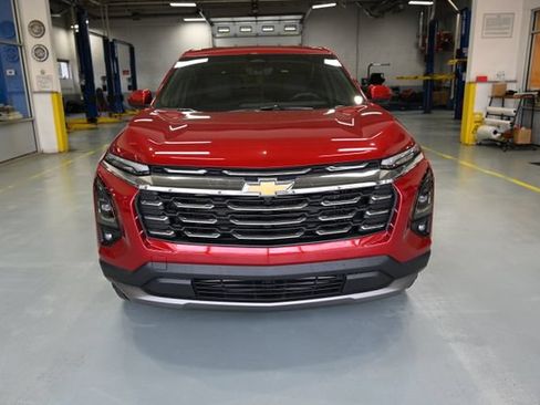New 2026 Chevrolet Equinox LT FWD image 2
