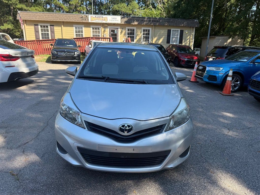 Used 2012 Toyota Yaris LE FWD image 3