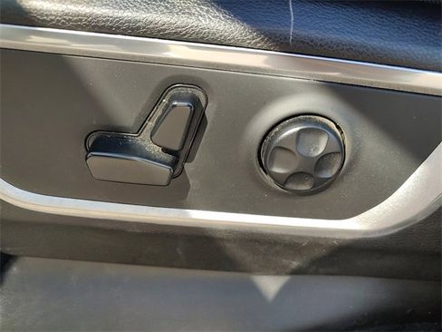 Certified 2020 RAM 1500 Laramie image 31