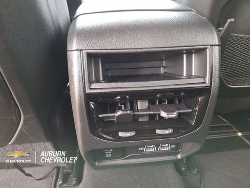 Used 2024 Jeep Grand Cherokee Altitude AWD/4WD image 12