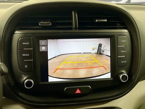 Certified 2025 Kia Soul LX image 13