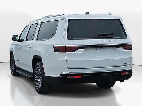 Used 2024 Jeep Wagoneer L Series II image 7