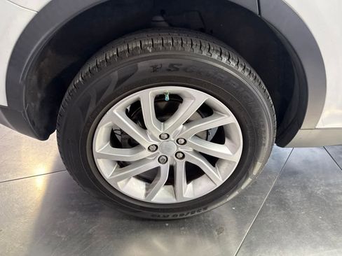 Used 2018 Land Rover Discovery Sport HSE AWD/4WD image 16