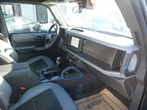 Used 2022 Ford Bronco Black Diamond w/ Sasquatch Package image 29