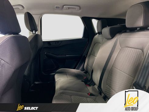 Used 2022 Ford Escape SE image 22