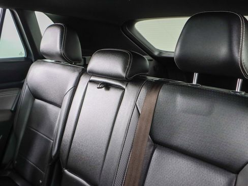 Used 2022 Volkswagen Atlas Cross Sport SE image 25