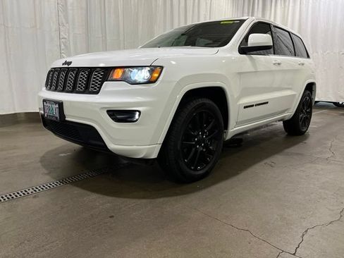 Used 2019 Jeep Grand Cherokee Altitude AWD/4WD image 26