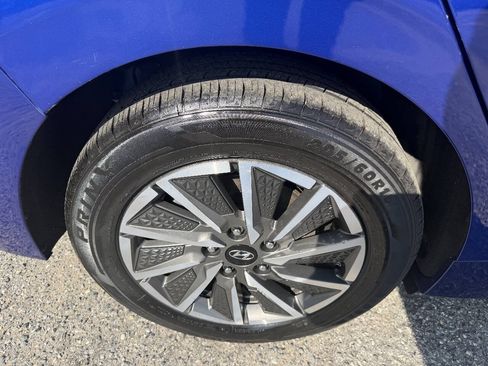 Used 2020 Hyundai Ioniq SE FWD image 26