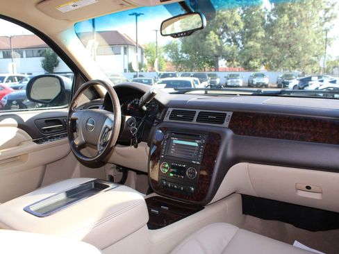 Used 2013 GMC Yukon Denali AWD/4WD image 25