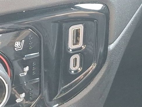 Certified 2024 Chevrolet Silverado 1500 High Country AWD/4WD image 27