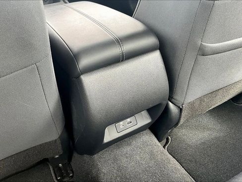 Used 2025 Nissan Altima 2.5 SV FWD image 11