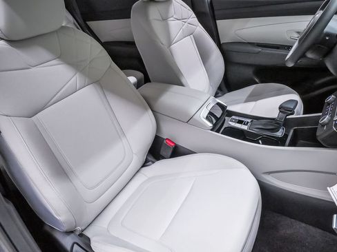 Certified 2026 Hyundai Tucson SE FWD image 14