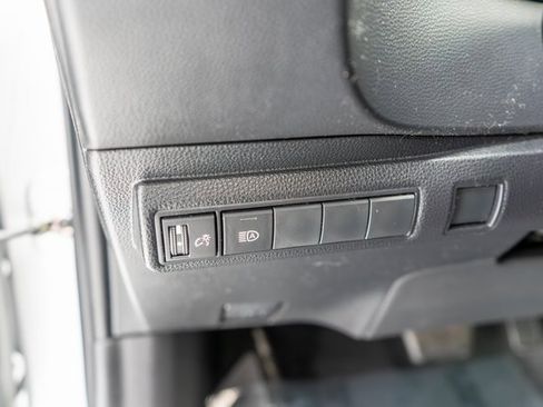 Used 2022 Toyota Corolla SE image 20