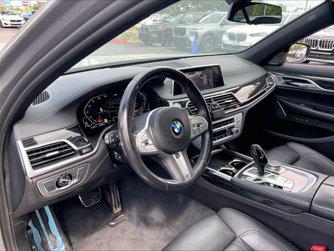 Used 2022 BMW 740i w/ M Sport Package RWD image 14