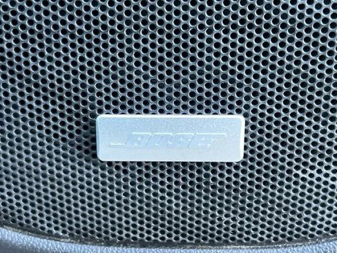 Used 2023 GMC Acadia SLT image 23