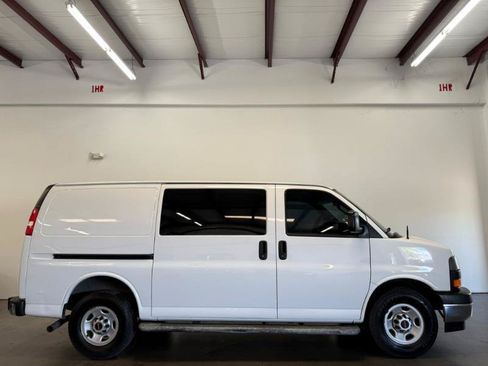 Used 2019 GMC Savana 2500 w/ Driver Convenience Package RWD image 2