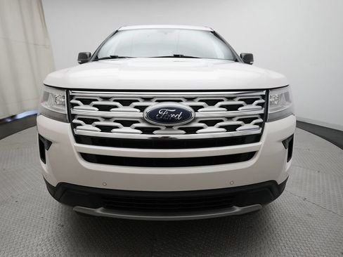Used 2019 Ford Explorer XLT w/ Equipment Group 202A AWD/4WD image 11
