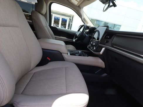 Certified 2022 Ford Expedition XLT RWD image 15