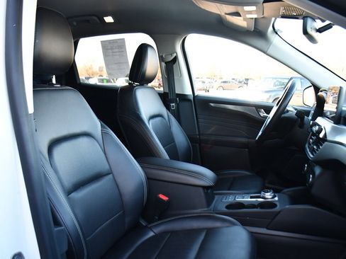 Used 2021 Ford Escape Titanium image 16