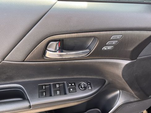 Used 2014 Honda Accord EX-L image 17