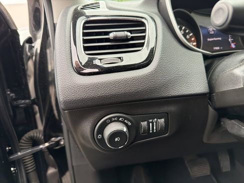 Used 2020 Jeep Compass Limited AWD/4WD image 19
