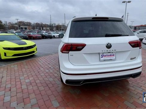 Used 2023 Volkswagen Tiguan SE R-Line image 8