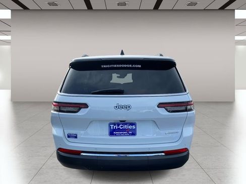 New 2025 Jeep Grand Cherokee L Laredo image 4