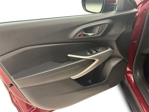 Used 2024 Chevrolet Trax LS w/ LS Convenience Package image 13