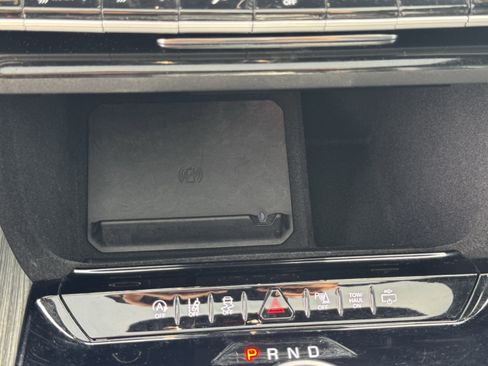 Used 2022 Jeep Wagoneer Series III w/ Premium Group I image 23