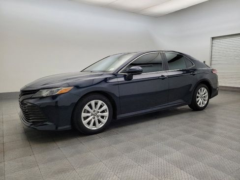 Used 2020 Toyota Camry LE image 2
