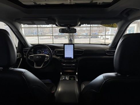 Used 2023 Ford Explorer Limited w/ Limited Technology Package image 18