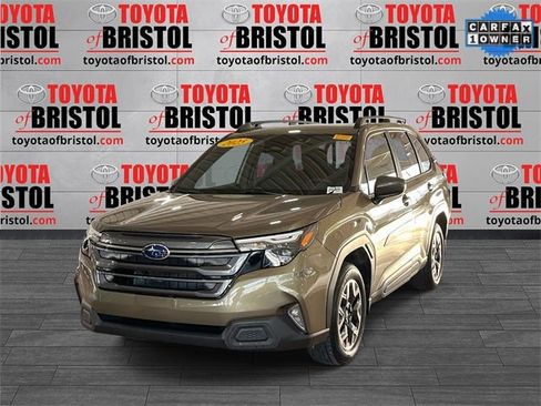 Used 2025 Subaru Forester Premium w/ Convenience Package #2 image 8