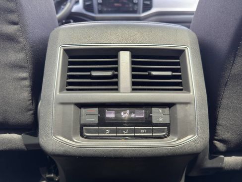 Used 2018 Volkswagen Atlas Launch Edition image 22