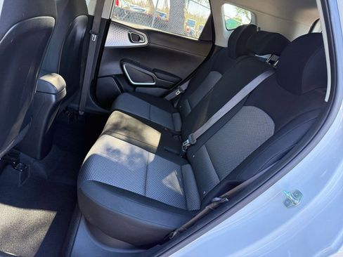 Used 2025 Kia Soul LX w/ LX Technology Package image 20