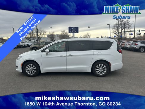 Used 2019 Chrysler Pacifica Touring Plus image 9