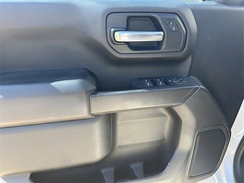 Used 2022 Chevrolet Silverado 1500 Custom image 12