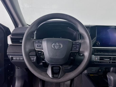 Used 2025 Toyota Camry LE image 18