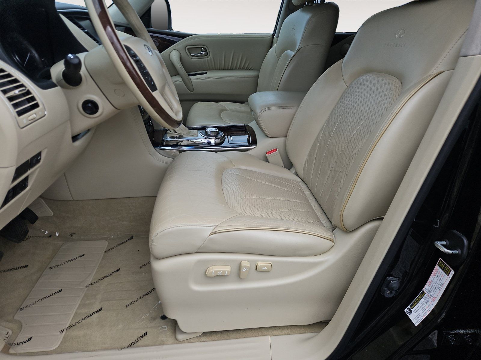 Used 2011 INFINITI QX56 4WD w/ Deluxe Touring Pkg image 9