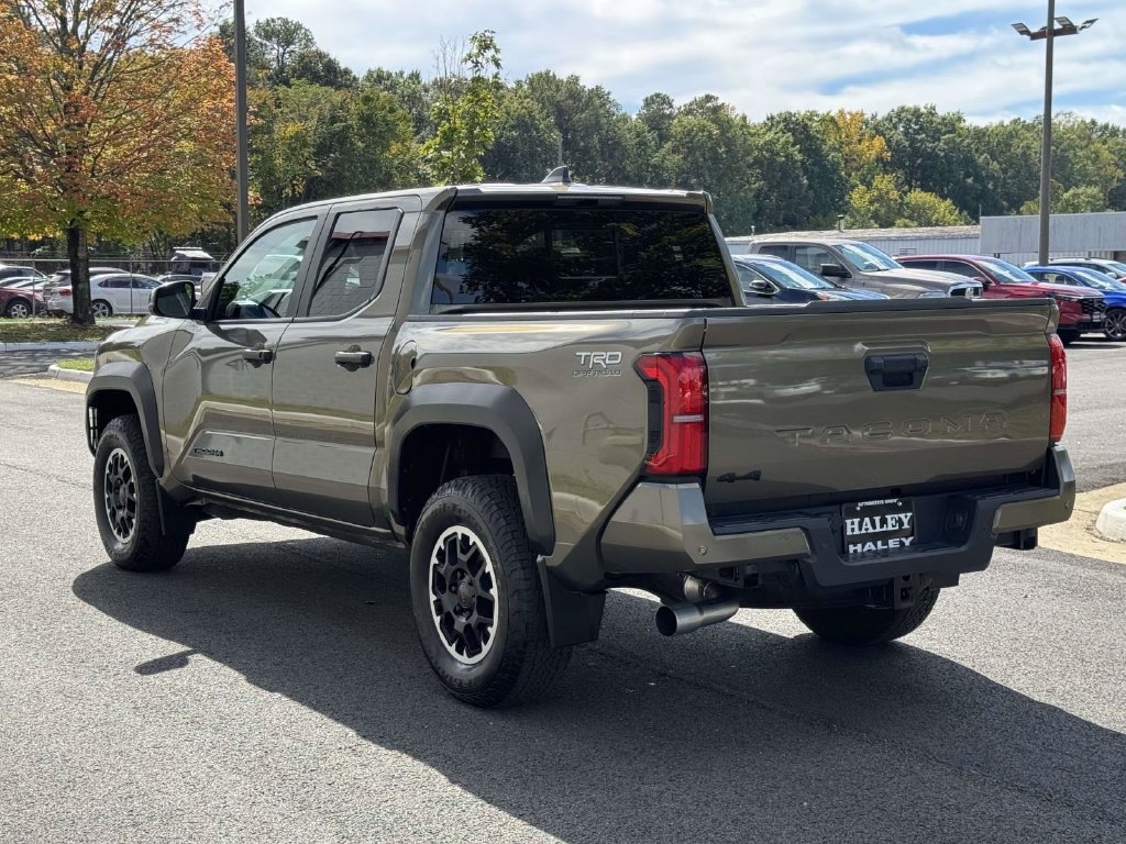 Used 2024 Toyota Tacoma TRD Off-Road w/ TRD Off Road Upgrade Package AWD/4WD image 25