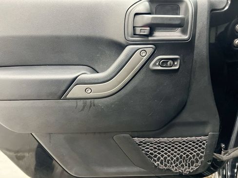Used 2017 Jeep Wrangler Unlimited Sport w/ Quick Order Package 23S AWD/4WD image 18