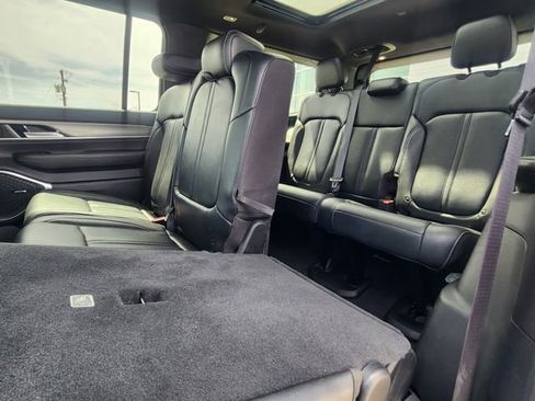 Used 2023 Jeep Wagoneer Series II image 14