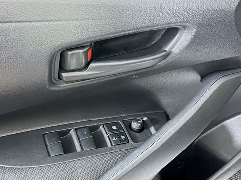 Used 2025 Toyota Corolla LE FWD image 15