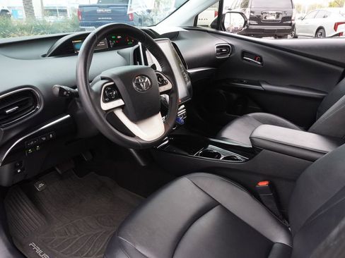 Used 2017 Toyota Prius Prime Advanced image 16