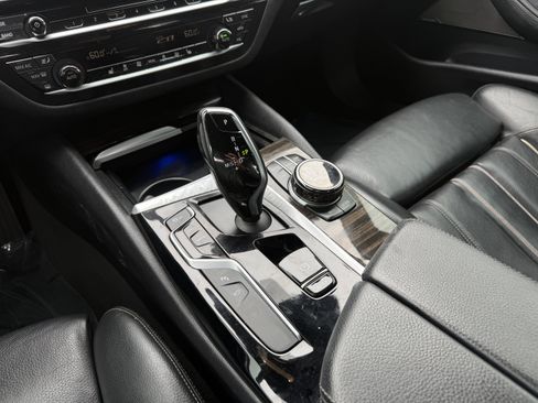 Used 2017 BMW 540i w/ Premium Package image 28