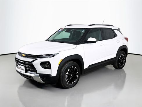 Used 2023 Chevrolet TrailBlazer LT w/ Convenience Package image 4